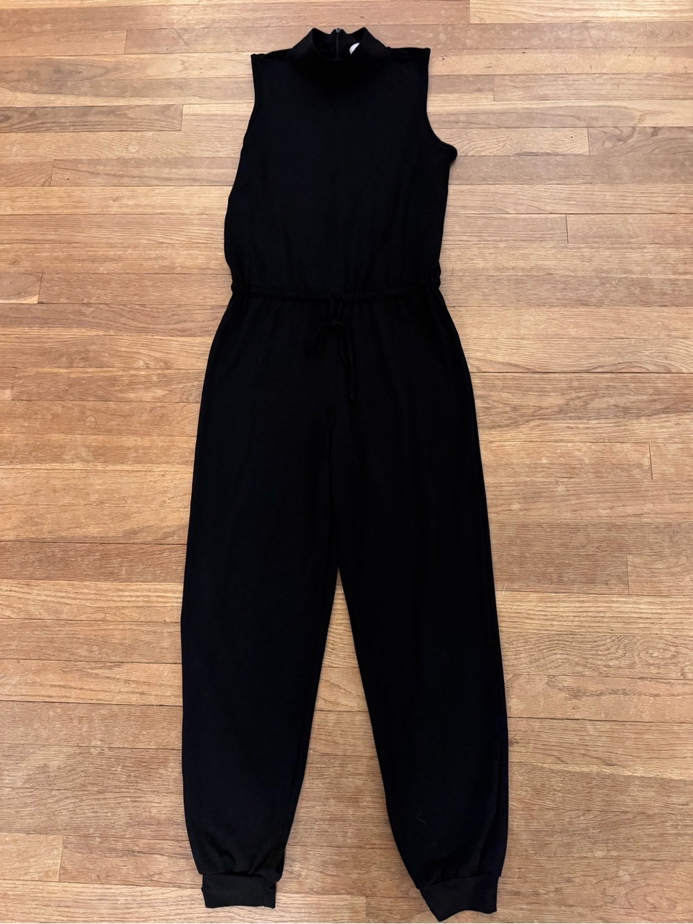 Lanston Women's Black Mock Neck Sleeveless Jumpsuit - Size Medium
b86